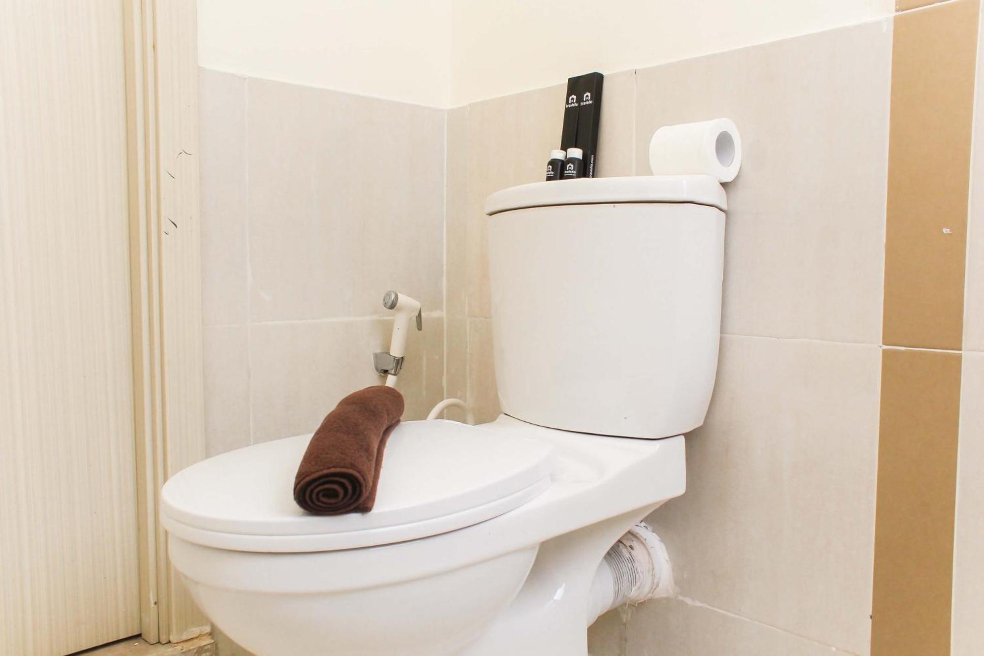 Spacious And Bright 2br At Meikarta By Travelio Apartemen *